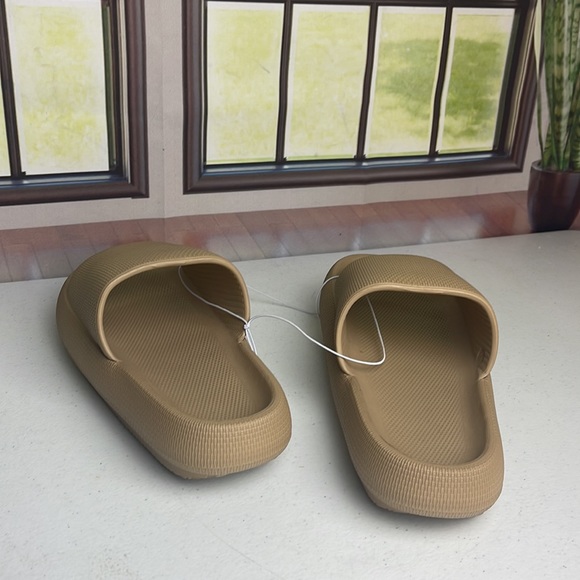 Mesh Beach Comfy Anti-Slip Pillow Slides - Picture 4 of 4